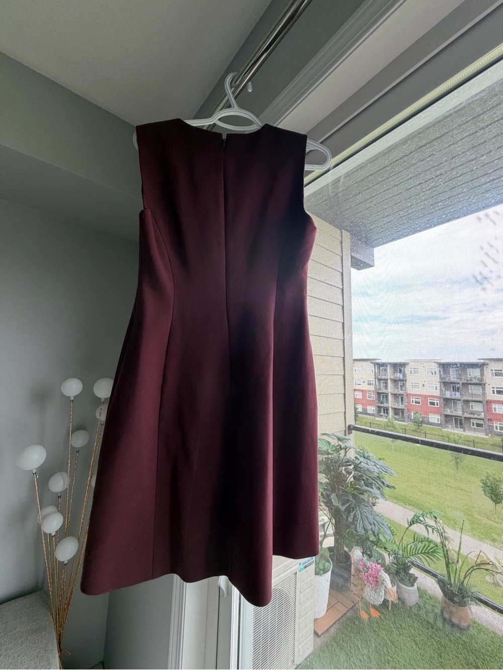 New without tags Babaton Sleeveless A-Line Dress in Wine - Picture 2 of 4